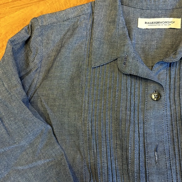 Women’s size medium blue heathered tuxedo front button down shirt - Picture 3 of 3